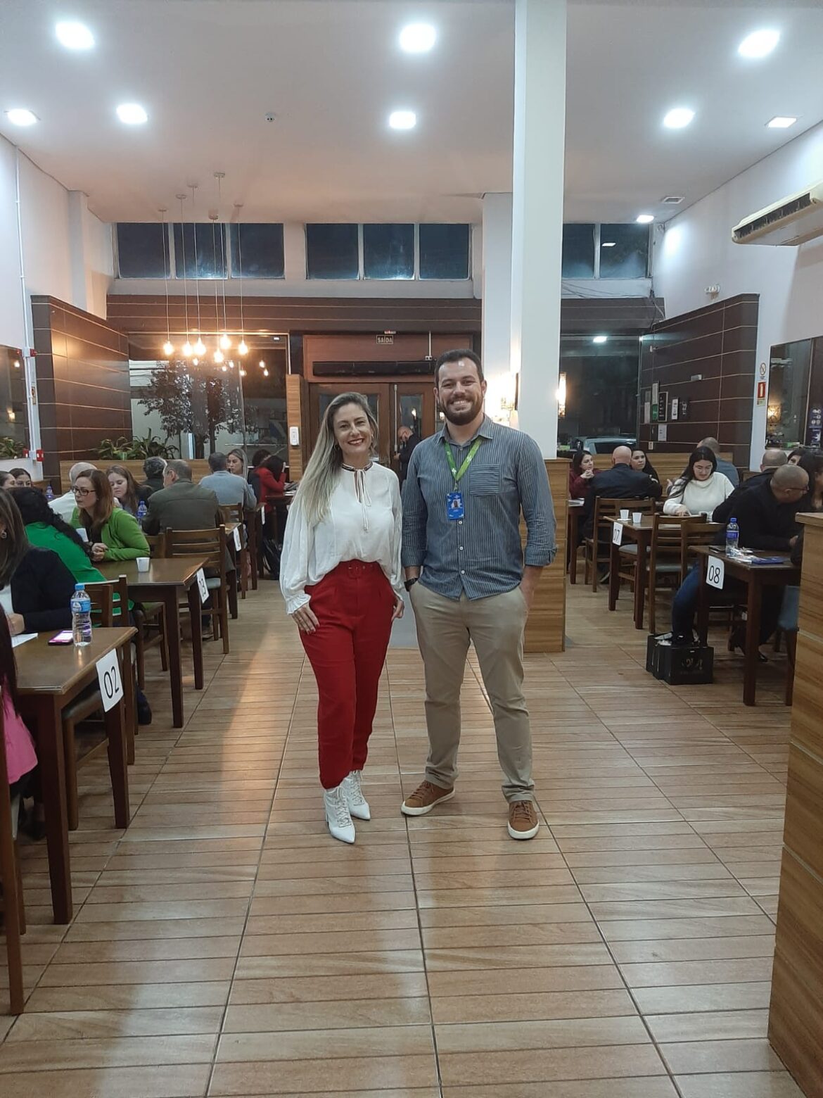 Organizadores: presidente da ACC, Mari Valim e o analista de relacionamento com os clientes do Sebrae, Handrios Morais