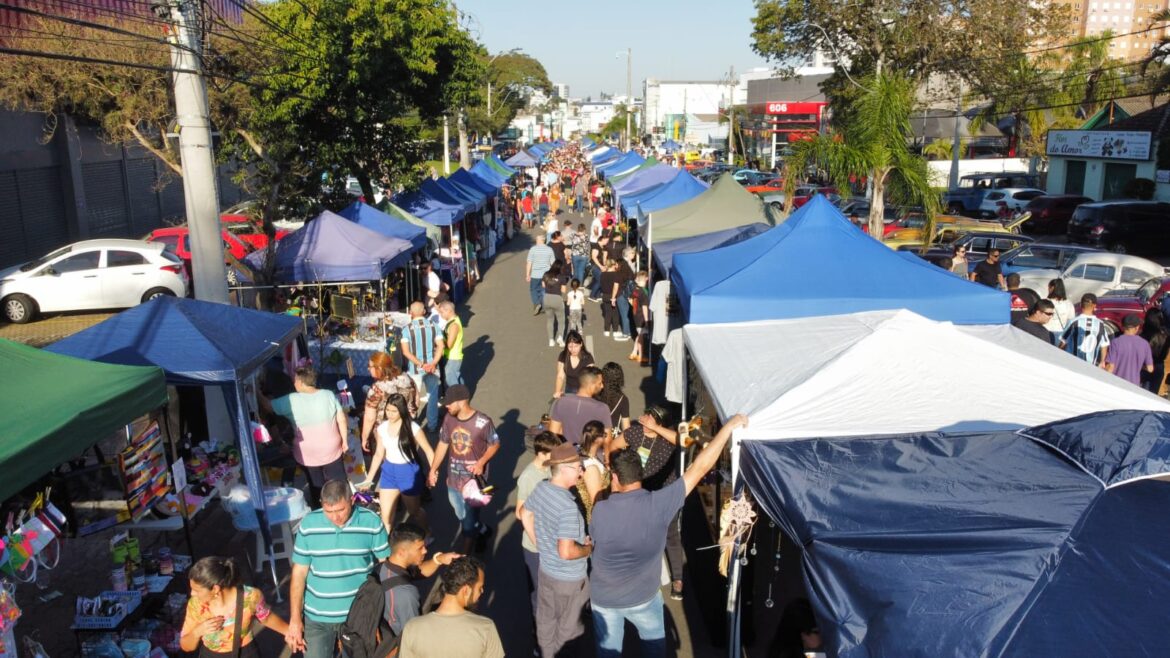 Rua Aberta reúne milhares de pessoas em Gravataí