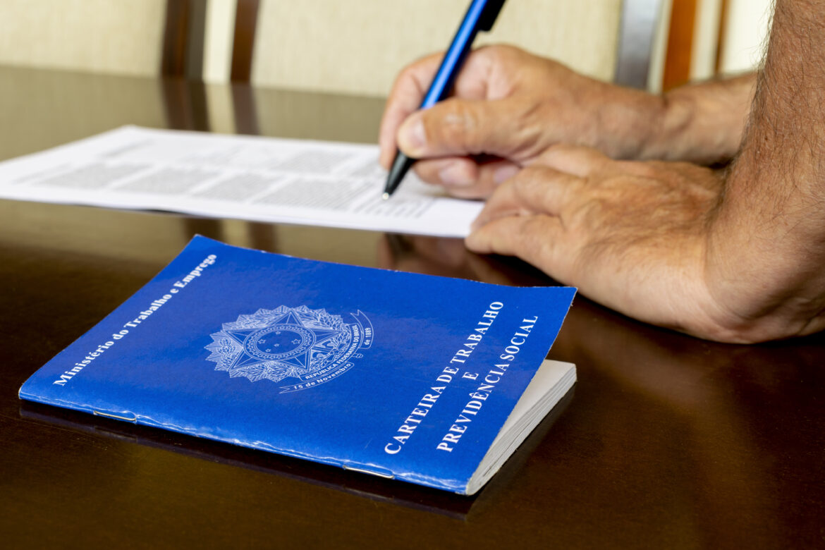 Assinatura de contrato