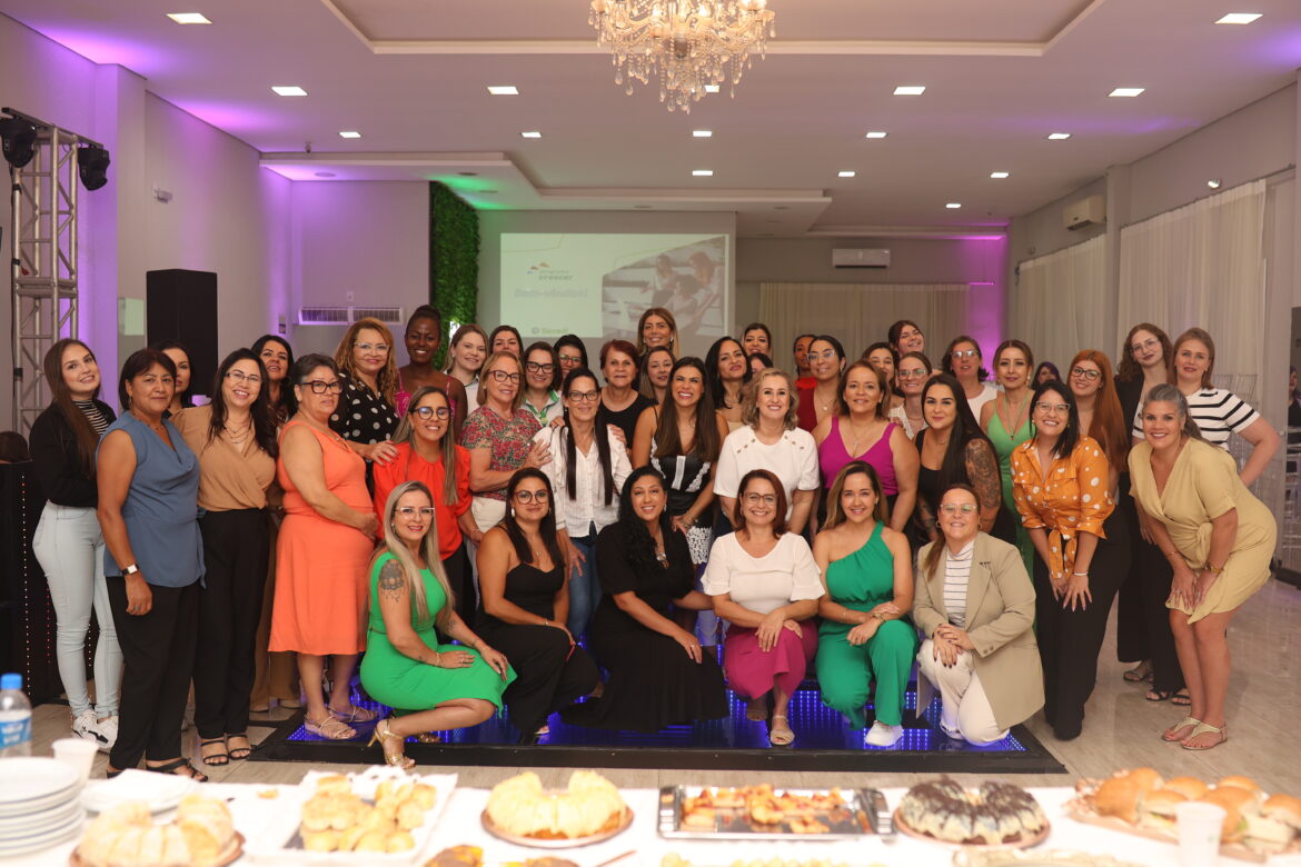 Evento promovido pela ACOMOV reuniu Empreendedoras das Moradas para celebrar o mês da Mulher