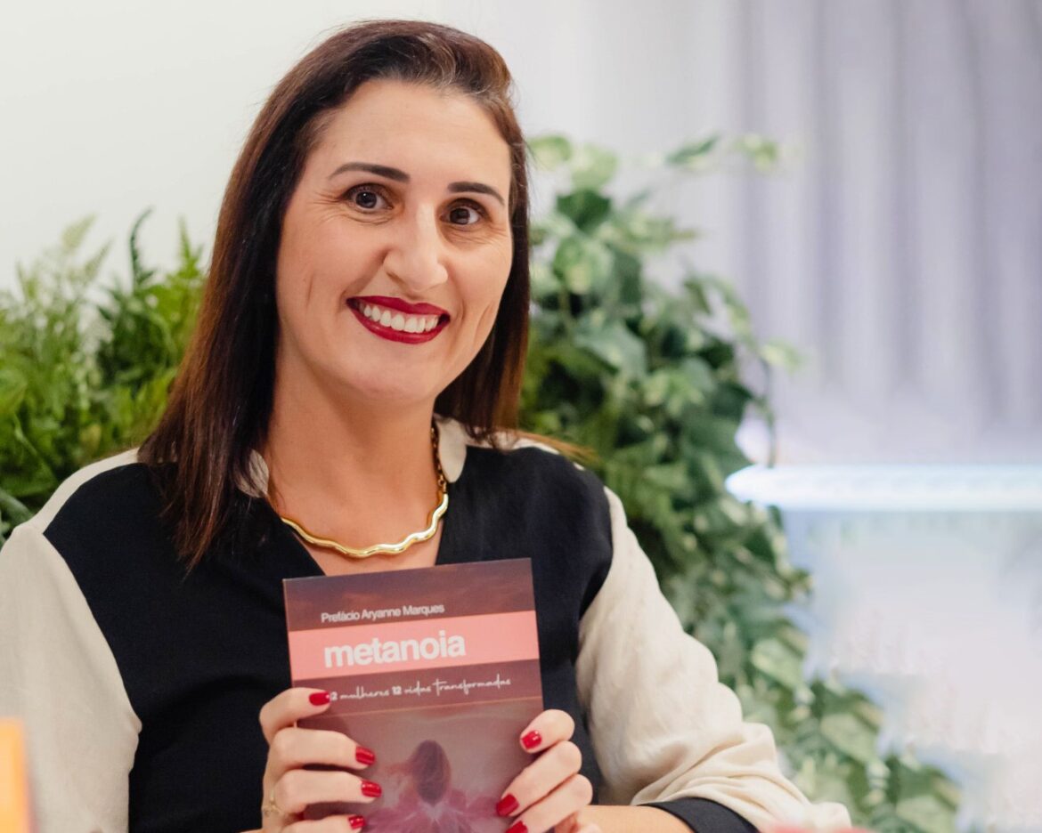 Empresária Camila Silveira lança o livro "Metanóia" com histórias inspiradoras de 12 mulheres