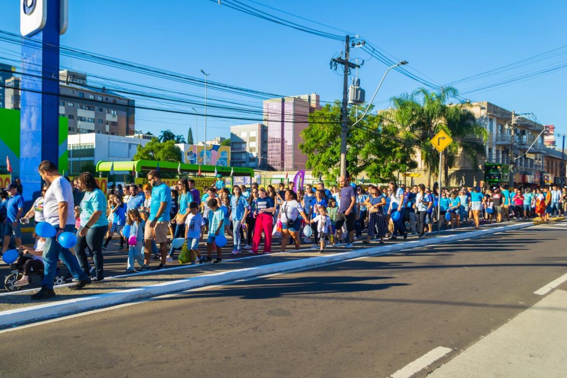 Mais de 300 pessoas participam da 7ª Caminhada de Conscientização do Autismo em Gravataí