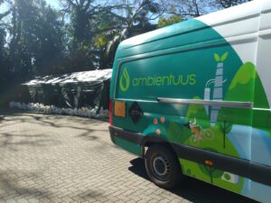 Durante as enchentes a Ambientuus atuou como voluntária na gestão de resíduos hospitalares.