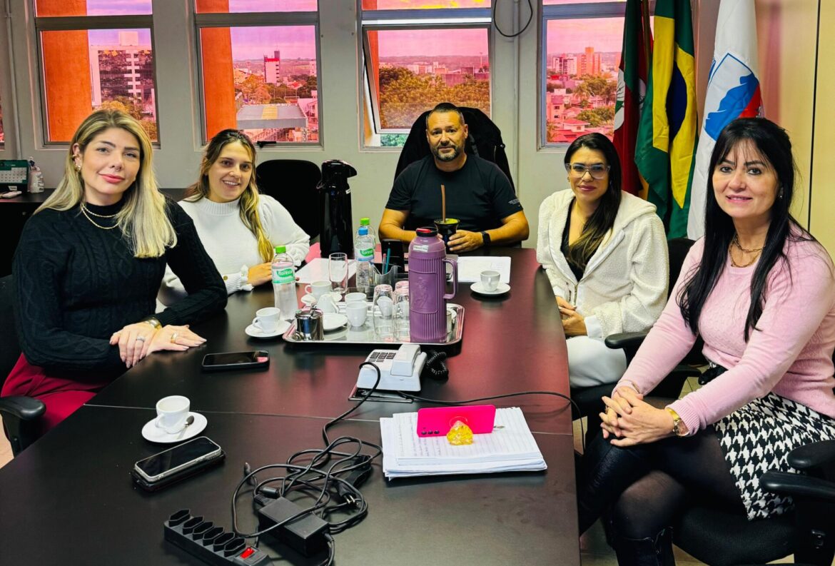 Revitalização urbana e Centros de Acolhimento são pautas de reunião da ACOMOV na Câmara dos Vereadores