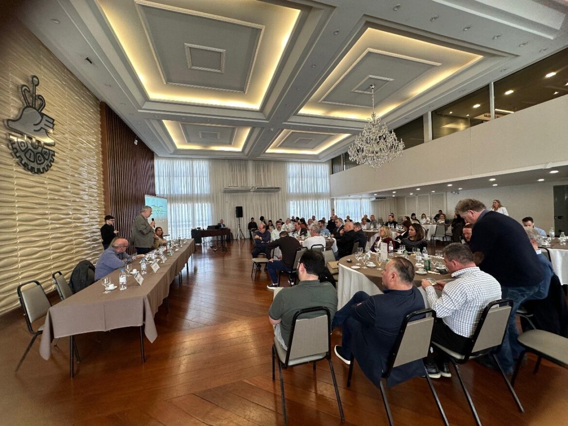 Proteção contra cheias é tema central em Reunião Almoço da CICS Canoas