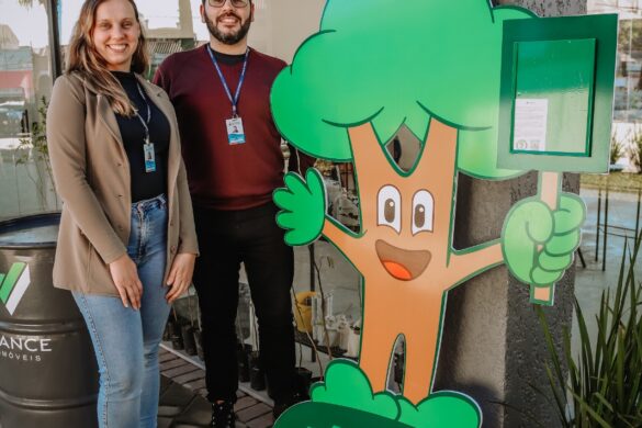 Praça Dom Feliciano recebe novas mudas em ação de arborização em Gravataí