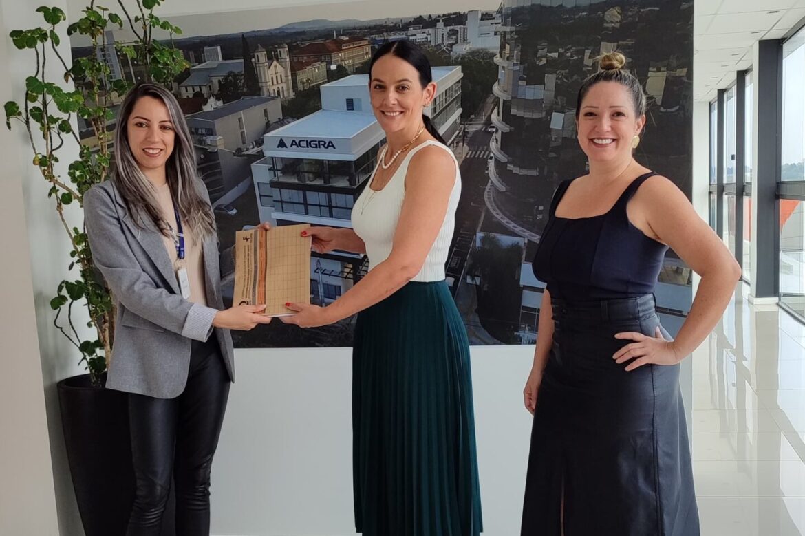 ACIGRA recebe os resultados das pesquisas do Prêmio Marcas e Líderes