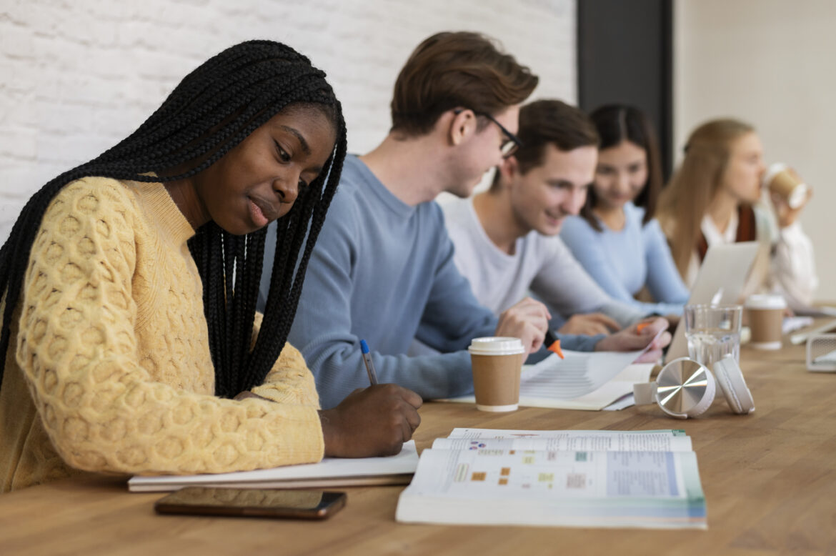Shopping do Vale oferece Aulão Gratuito para estudantes do Enem 2024
