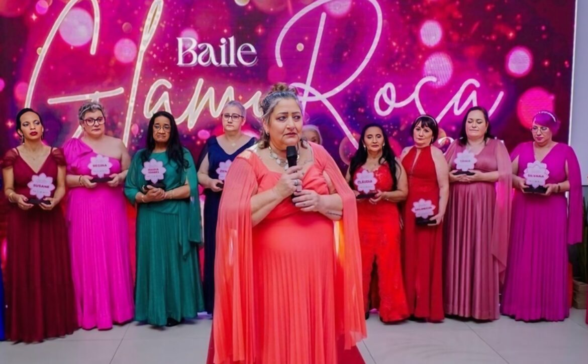 Baile GlamuRosa reúne mais de 200 pessoas em homenagem às mulheres que venceram o câncer de mama