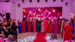 Baile GlamuRosa reúne mais de 200 pessoas em homenagem às mulheres que venceram o câncer de mama