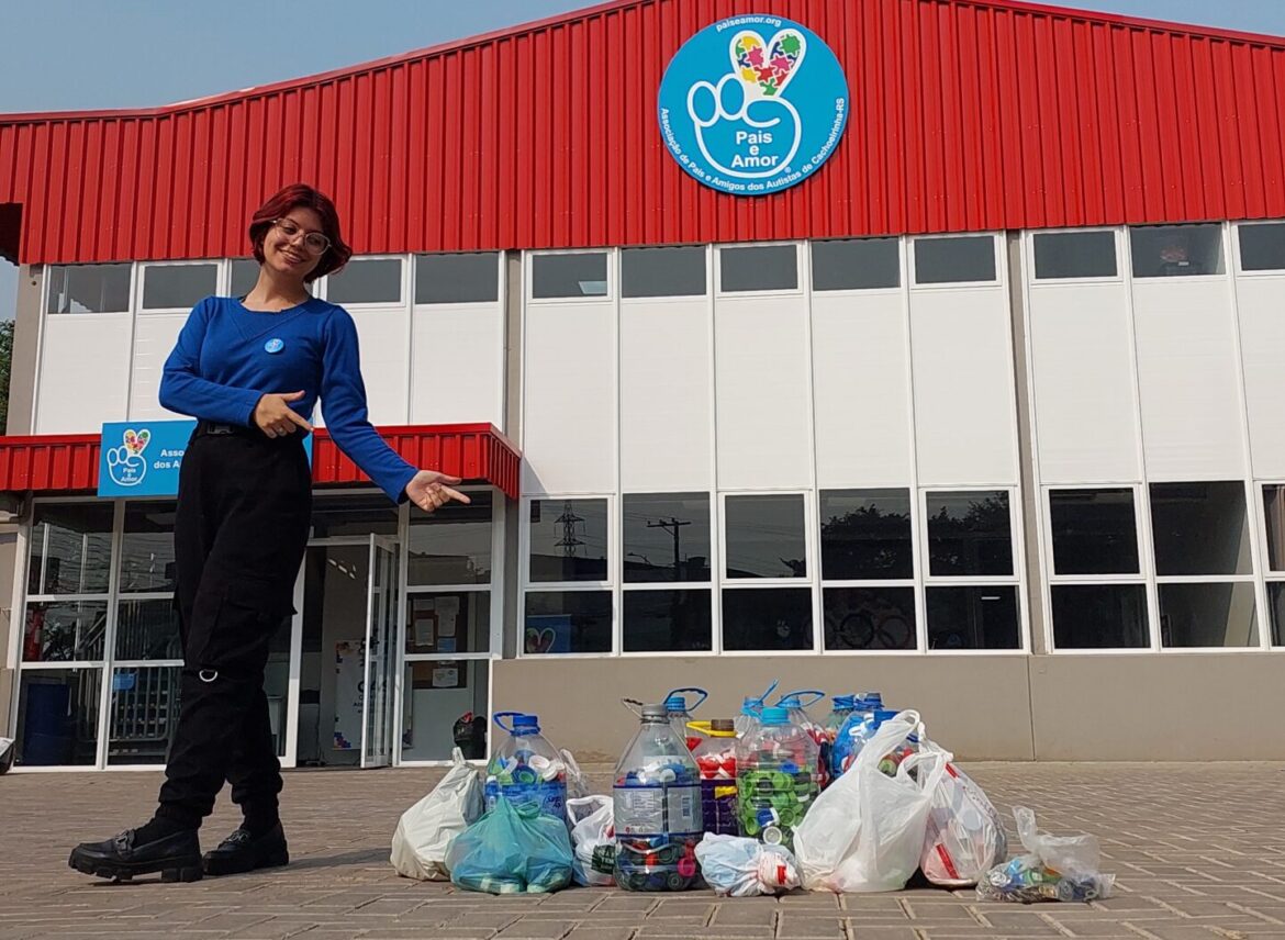 Reciclagem e Inclusão: como as tampinhas plásticas ajudam a Associação Pais e Amor a manter sua sede