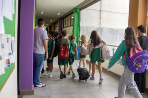 A escola tem investido na participação da comunidade escolar.