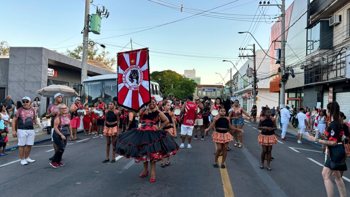 Exposição celebra os 64 anos da Acadêmicos de Gravataí e aquece torcida para o bicampeonato