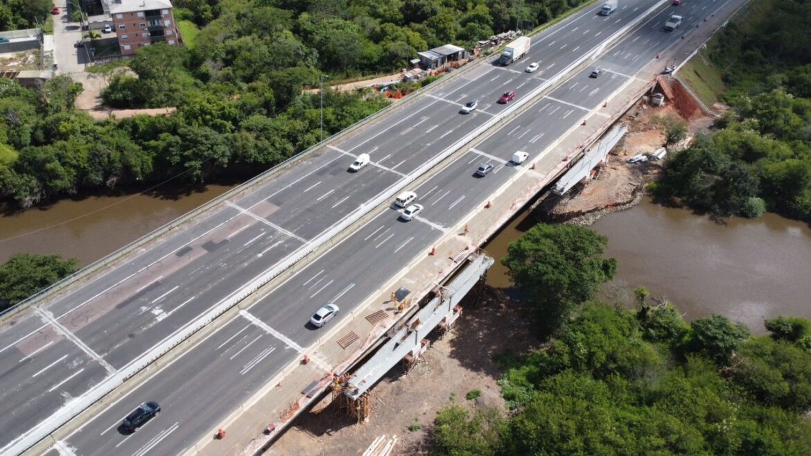 CCR ViaSul realiza içamento de vigas na Freeway em Cachoeirinha nesta terça (04)