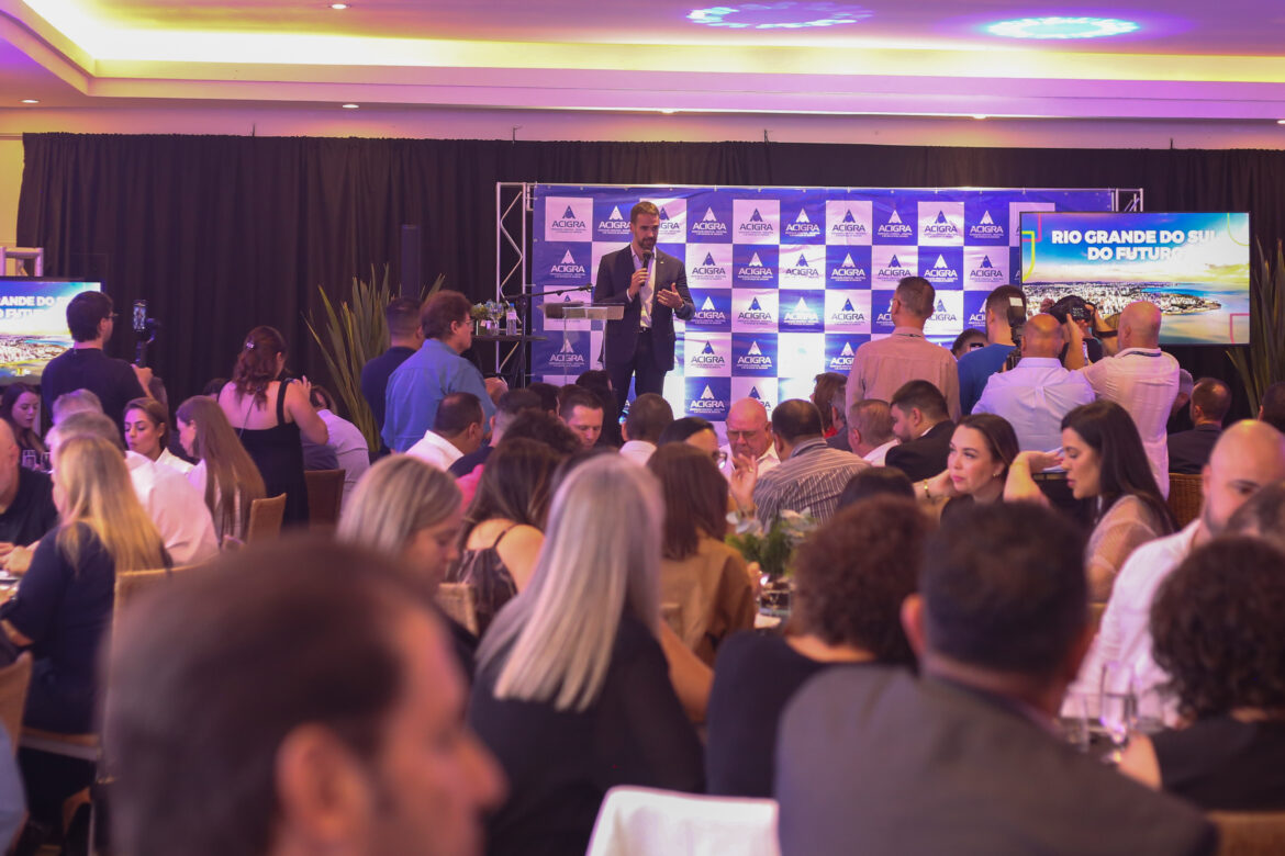 Governador Eduardo Leite apresenta investimentos e prioridades no primeiro Almoçando com a ACIGRA de 2025