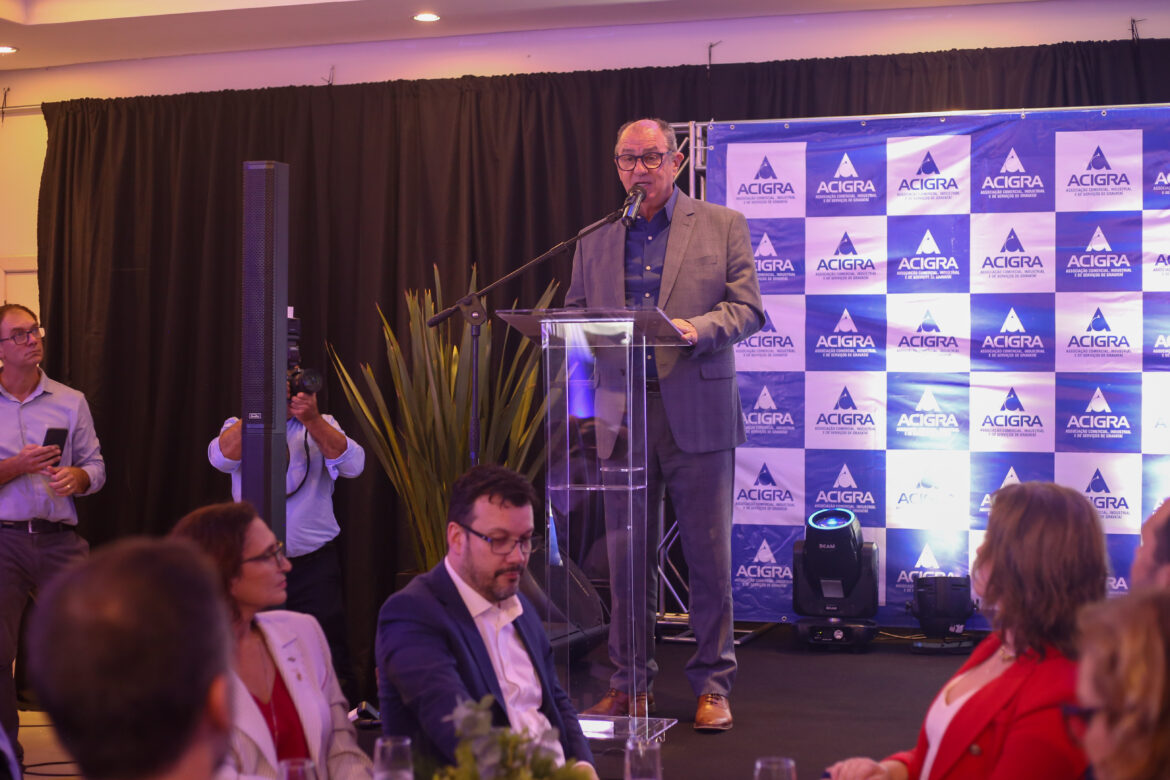 Almoçando com a ACIGRA recebe o prefeito Luiz Zaffalon para discutir como o desenvolvimento de Gravataí afeta o setor empresarial