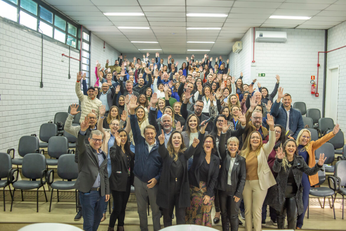 Aquece FniC: faltando 14 dias para a feira, expositores recebem orientações sobre montagem e programação