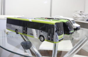 Transbus apresenta soluções em mobilidade, fretamento empresarial e turismo no último dia da FniC 2025