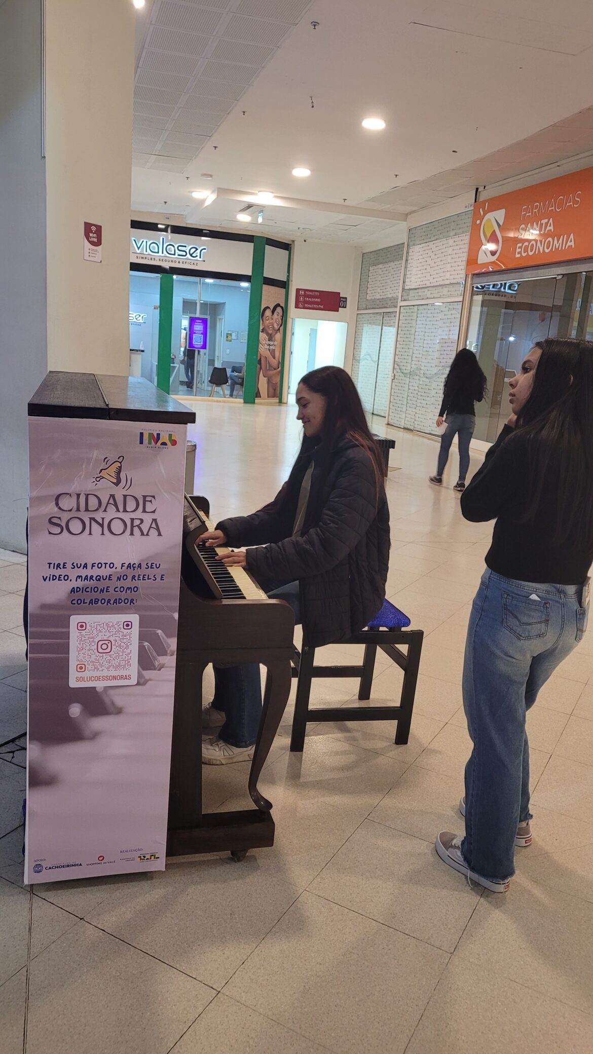Projeto Cidade Sonora leva piano de cauda ao Shopping do Vale e promove apresentações gratuitas