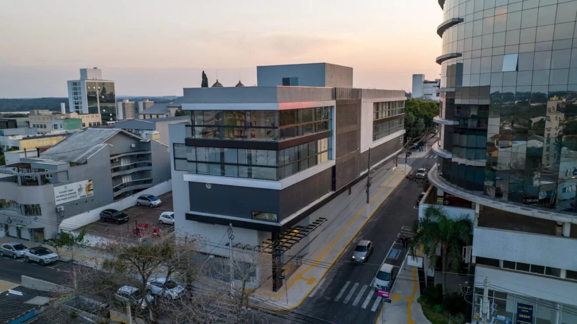 ACIGRA promove edição especial do Café com Negócios com foco em economia e investimentos