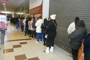 3ª edição do Feirão de Empregos atrai cerca de 600 candidatos no Facilita Cachoeirinha