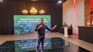 Vice-governador Gabriel Souza participa de reunião-almoço em Cachoeirinha e conhece projetos para o desenvolvimento da cidade