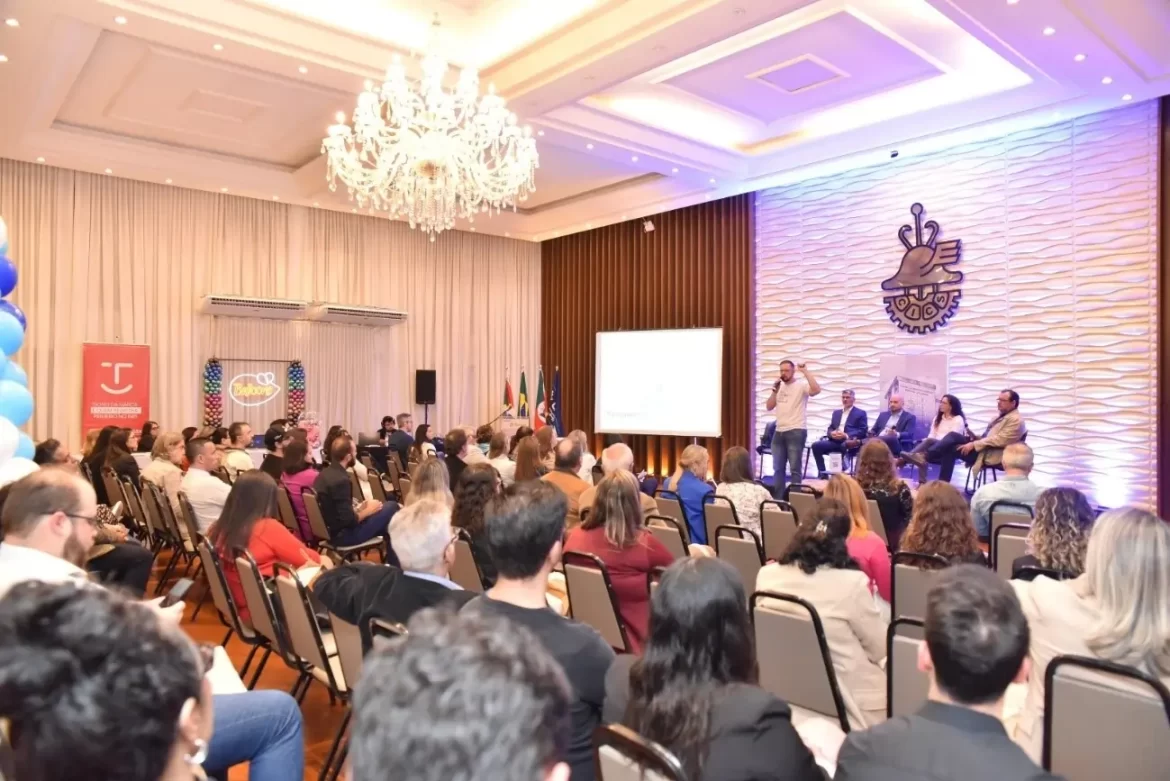 CICS Canoas lança 2ª edição do Manual do Empreendedor durante Feira do Empreendedorismo