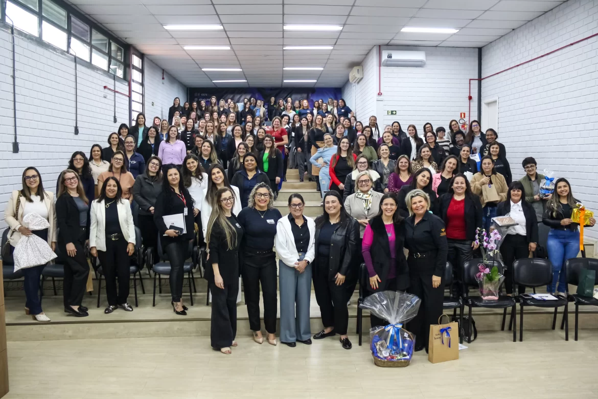 CIC reúne mais de 130 profissionais em homenagem ao Dia da Secretária