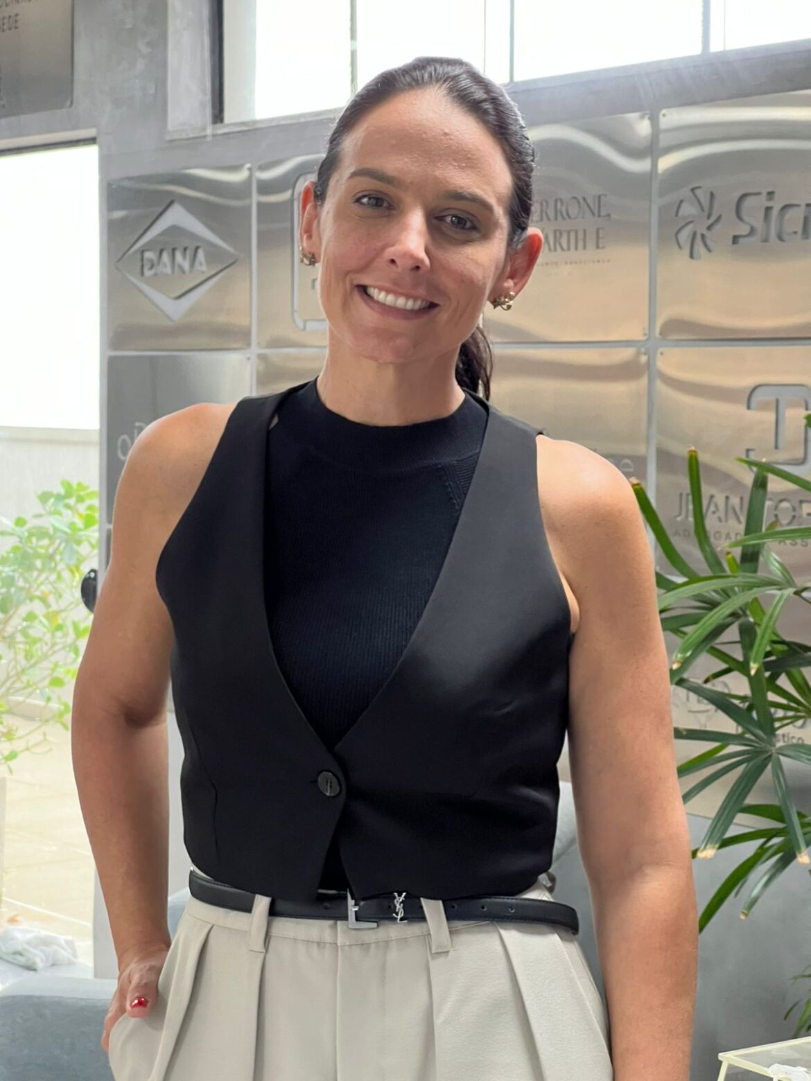 Graziella Isoppo é reeleita presidente da ACIGRA para o biênio 2026/2027